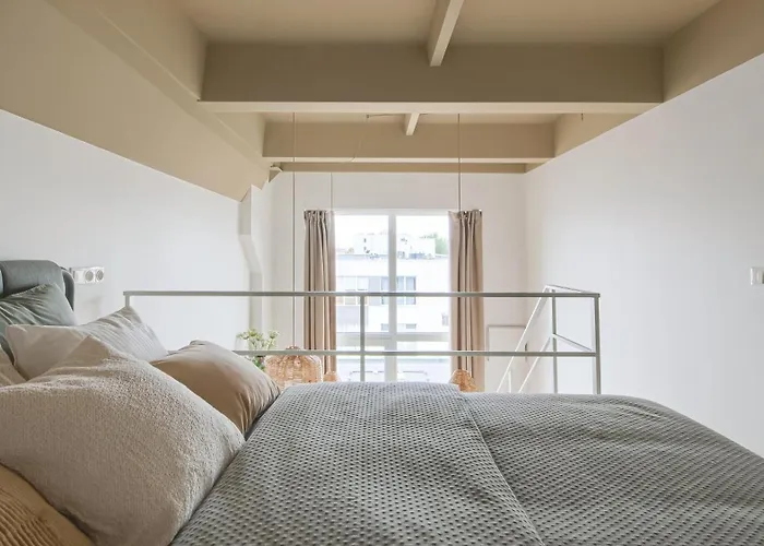 Cozy & Stylish Loft Near The City Center