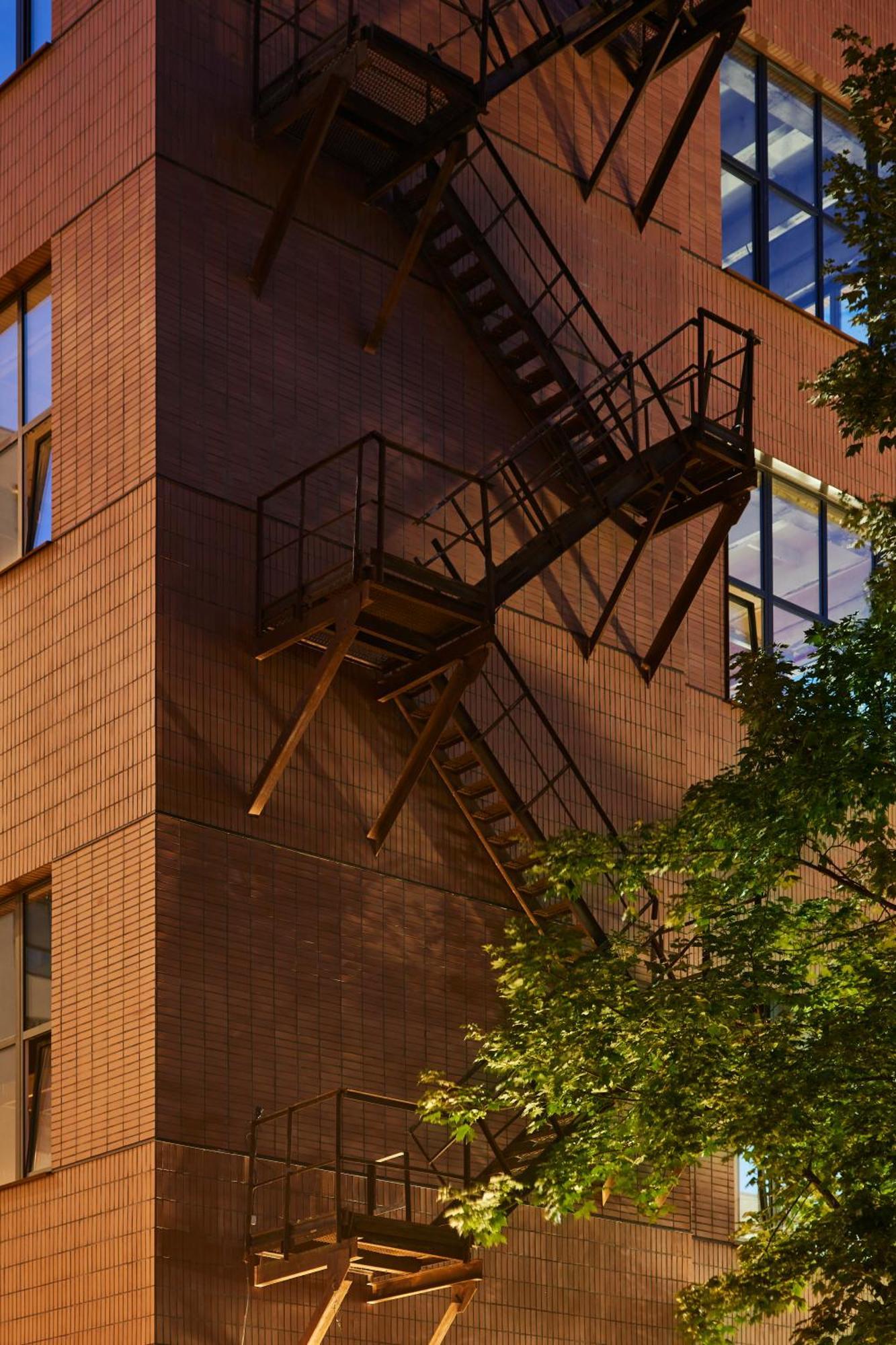 Cozy & Stylish Loft Near The Center *